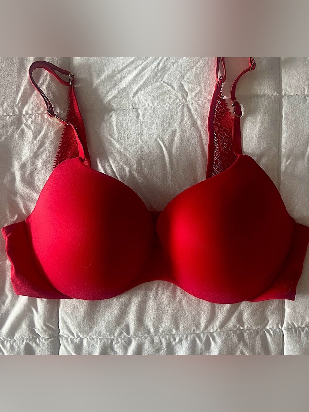 Victoria's Secret Bra Incredible Perfect Shape - NoWire Padded -Red. 34C